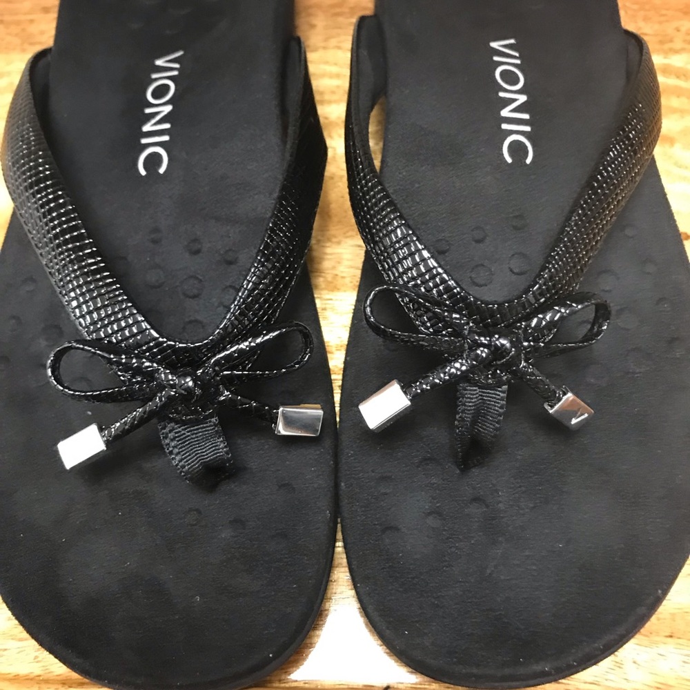 Vionic slippers